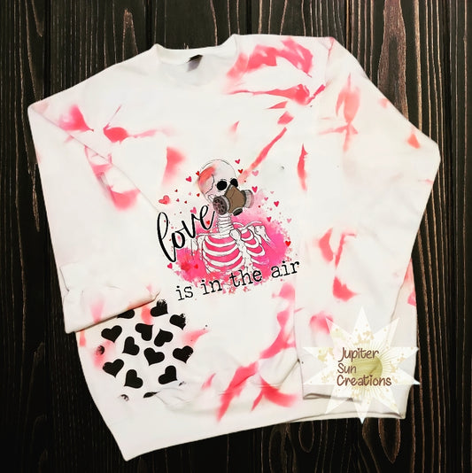 Tye dye love is in the air